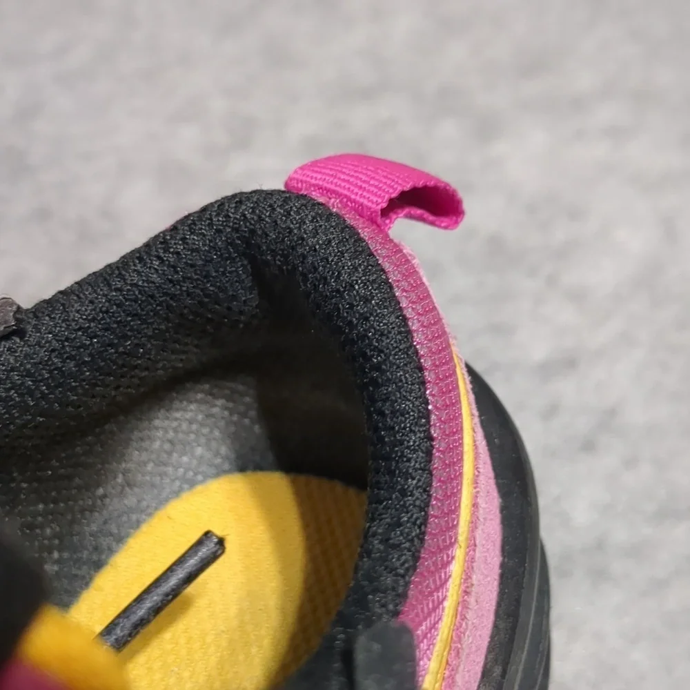 Nike waffle one active fuchsia university gold black Kids shoes Size 11C